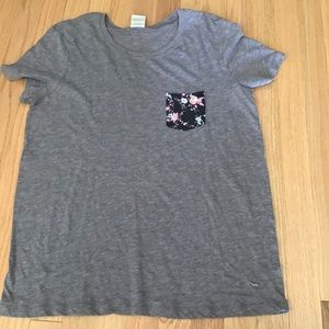 Grey short sleeve shirt with front pocket